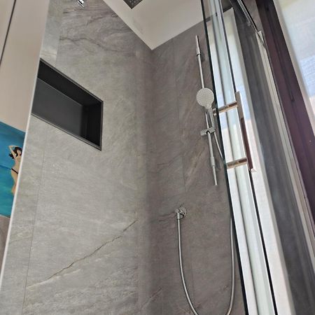 Near Como, Charming Apartment With Fireplace Grandate Exterior foto